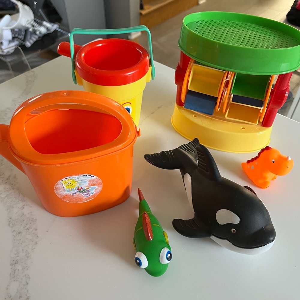 Fabulous water & sand toys. These are smaller in size - great for younger kids - Picture 3 of 12